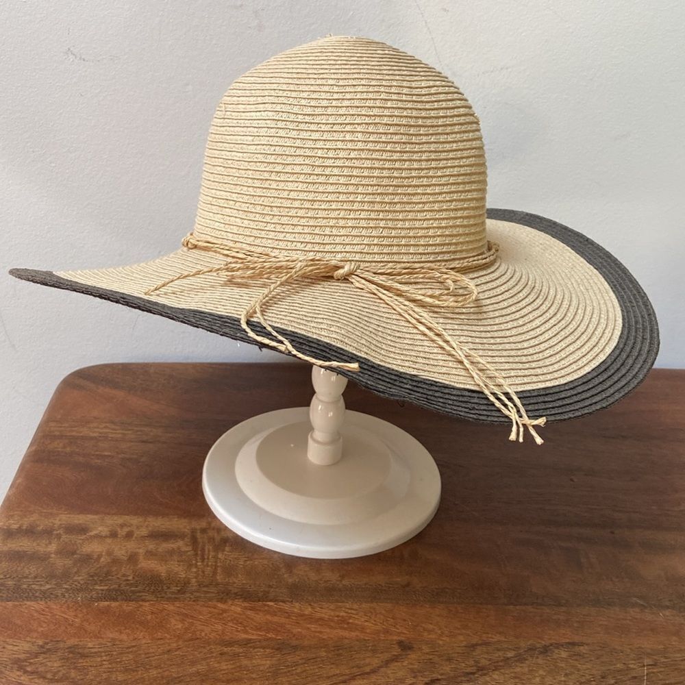 Two-Tone Straw Sun Hat - Picture 6 of 6